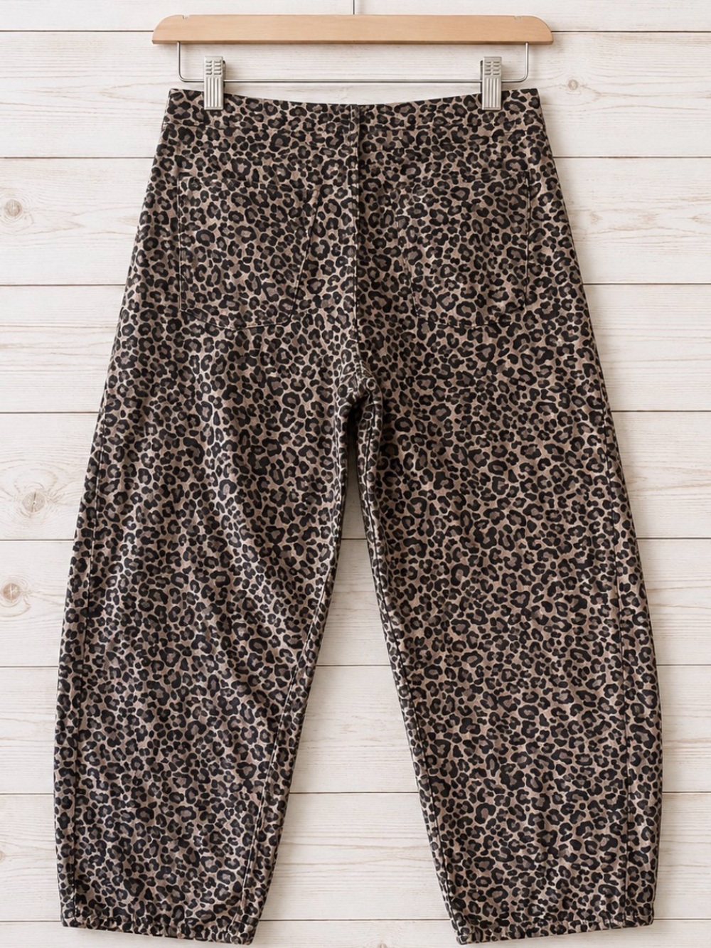 Abercrombie Curve Love Leopard Animal Print Mid-Rise Barrel Jeans Tan 33 NWOT - Picture 9 of 14